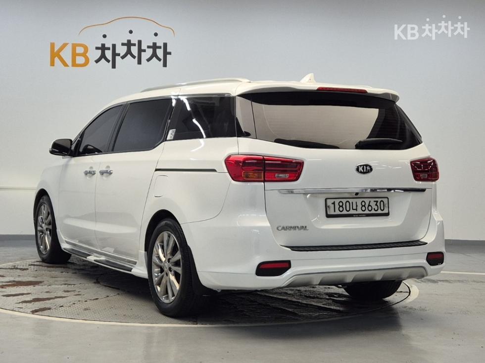 Kia Carnival Noblesse Special — фото 2