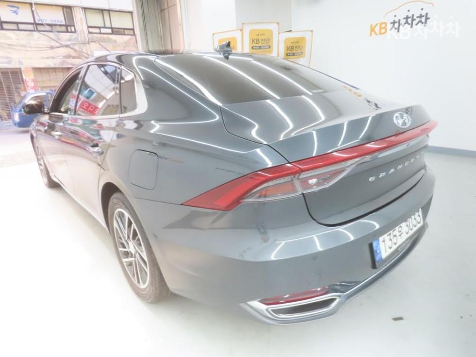 Hyundai Grandeur Premium — фото 3