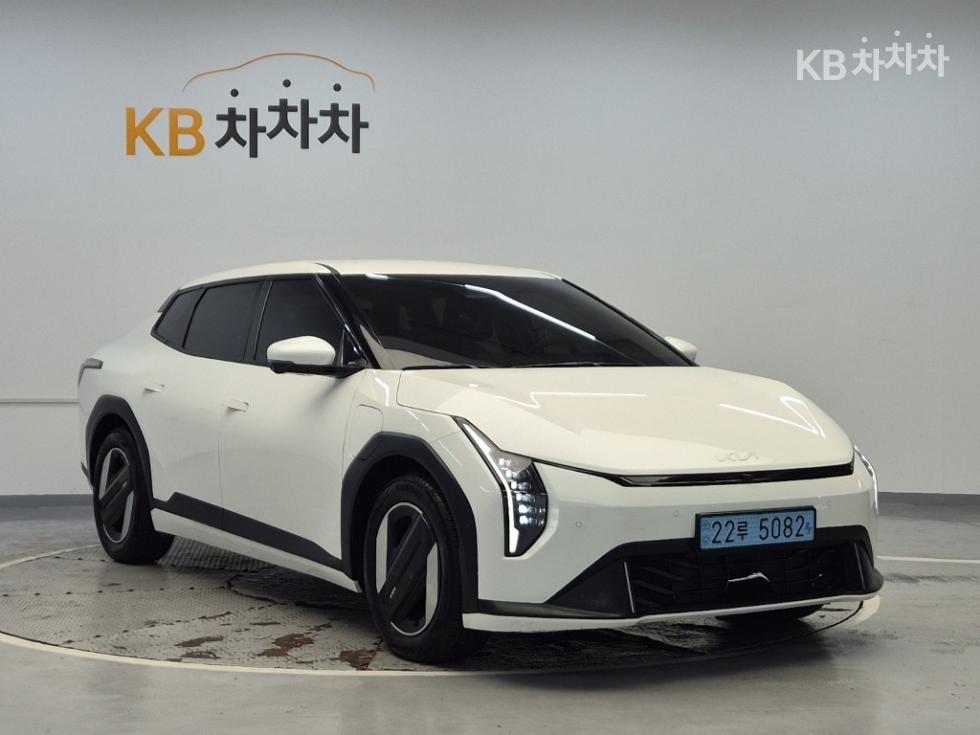 Kia EV4 — фото 4
