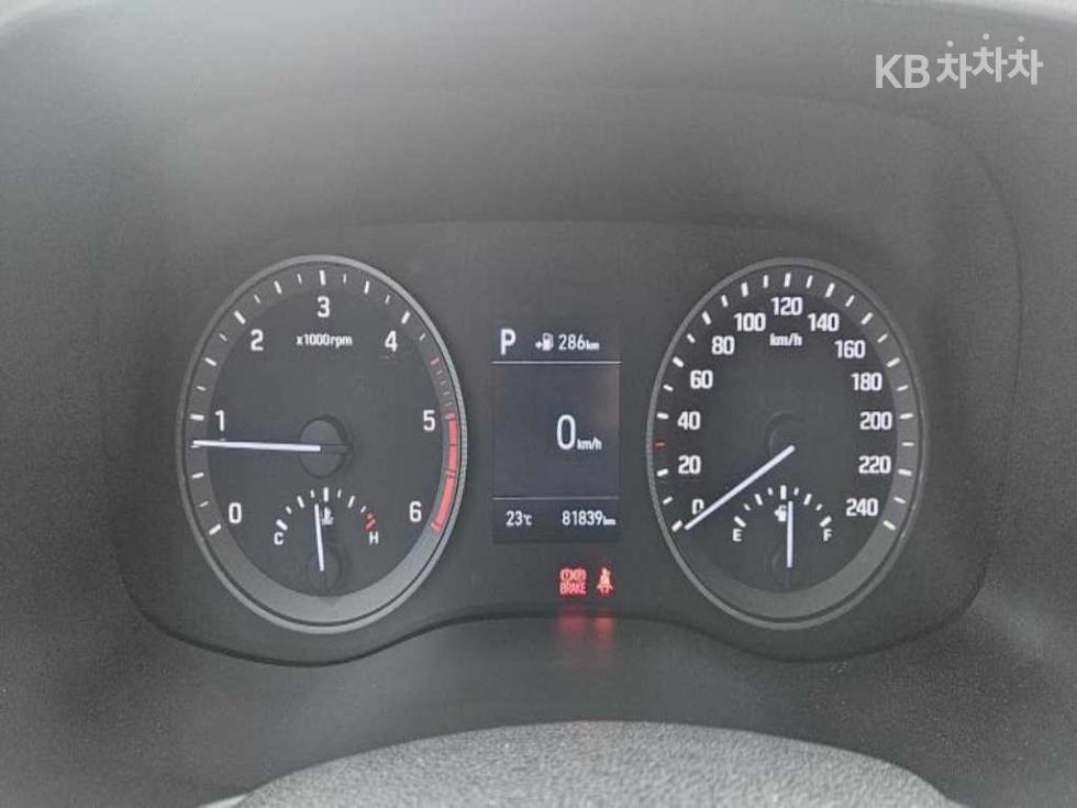 Hyundai Premium — фото 2