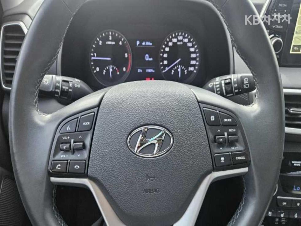 Hyundai Premium — фото 3
