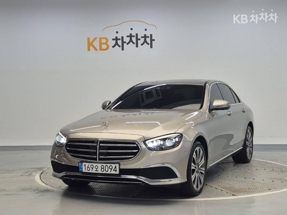 Mercedes-Benz E-Class Exclusive — фото 1