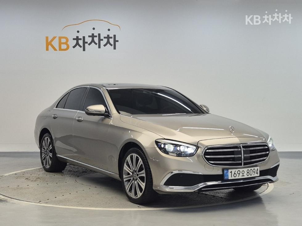 Mercedes-Benz E-Class Exclusive — фото 4