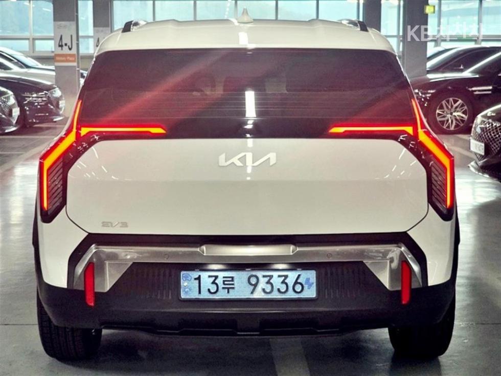 Kia EV3 — фото 4