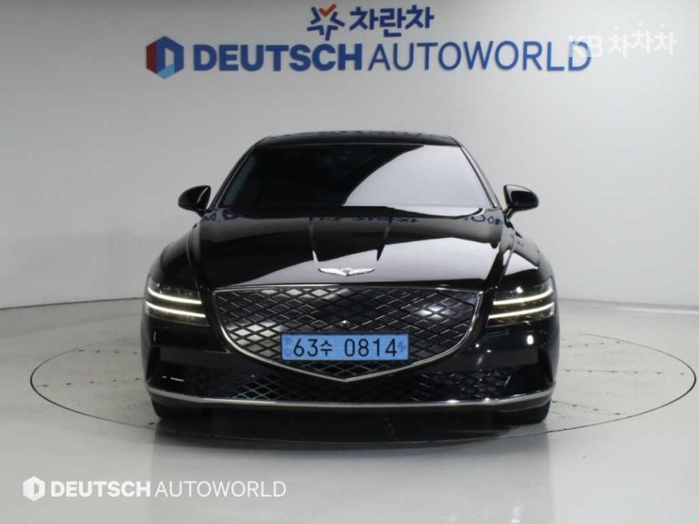 Genesis G80 BASE MODEL — фото 3