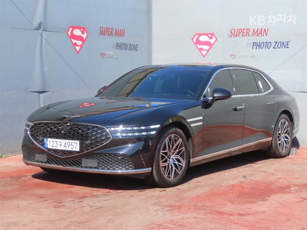 Genesis G90 BASE MODEL — фото 1