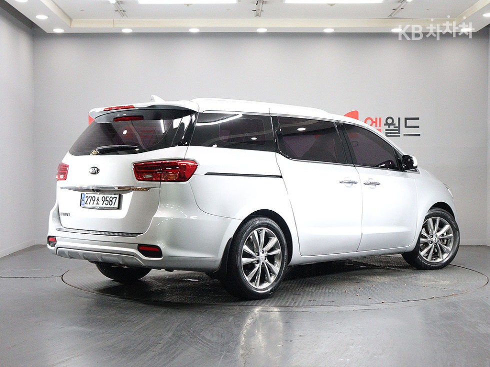 Kia Carnival PRESTIGE — фото 3
