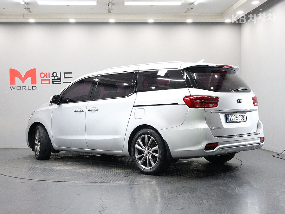 Kia Carnival PRESTIGE — фото 4