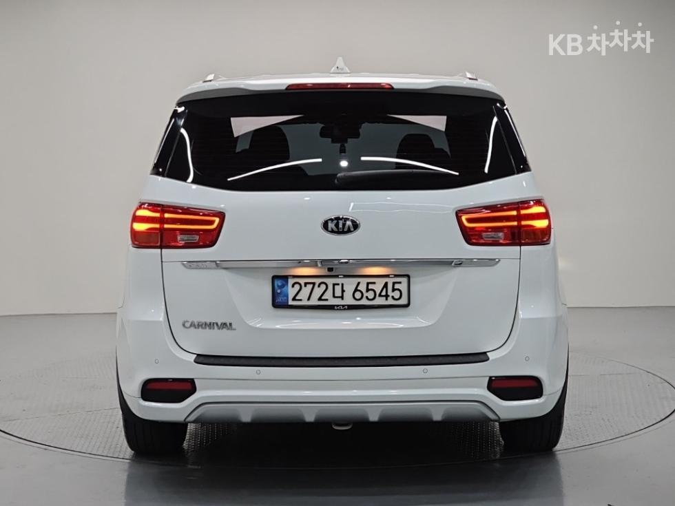 Kia Carnival Noblesse Special — фото 3