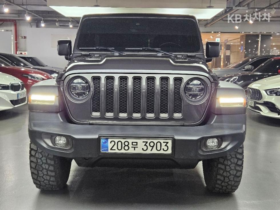 Jeep Wrangler BASE MODEL — фото 2