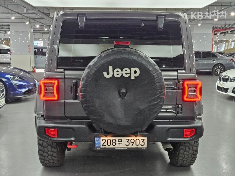 Jeep Wrangler BASE MODEL — фото 4