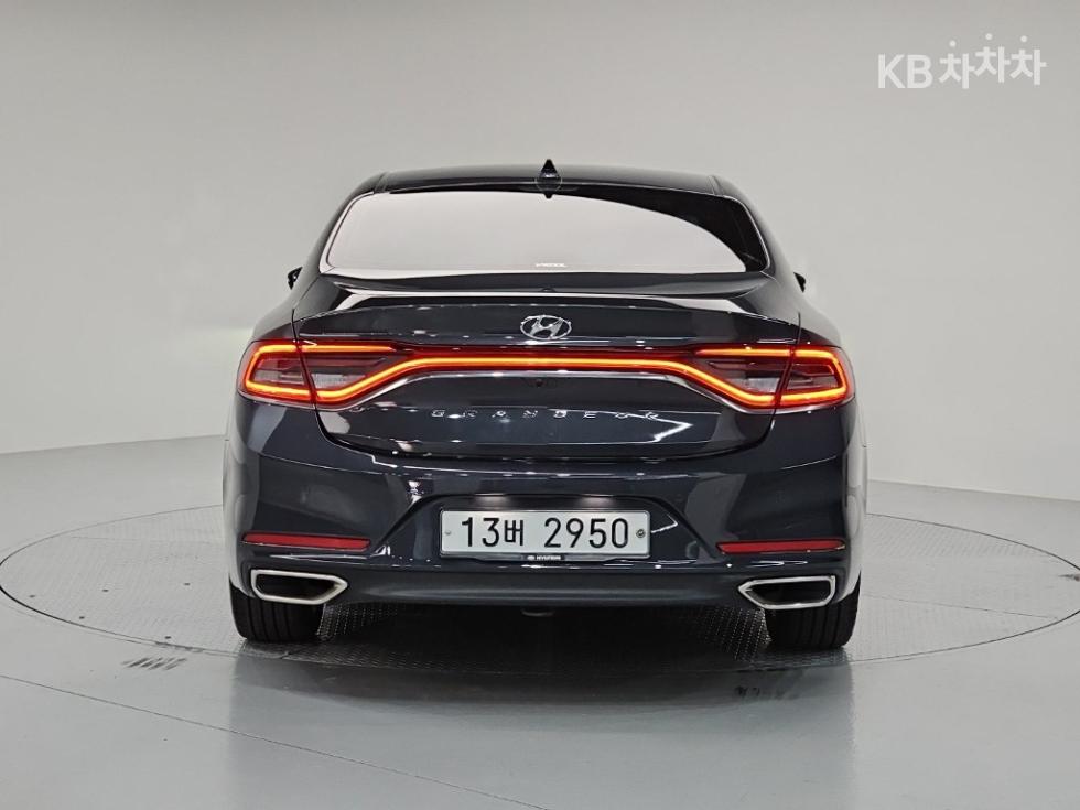 Hyundai Grandeur BASE MODEL — фото 3