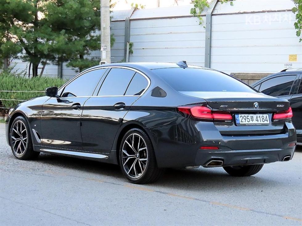 BMW 5 Series M Sport — фото 3
