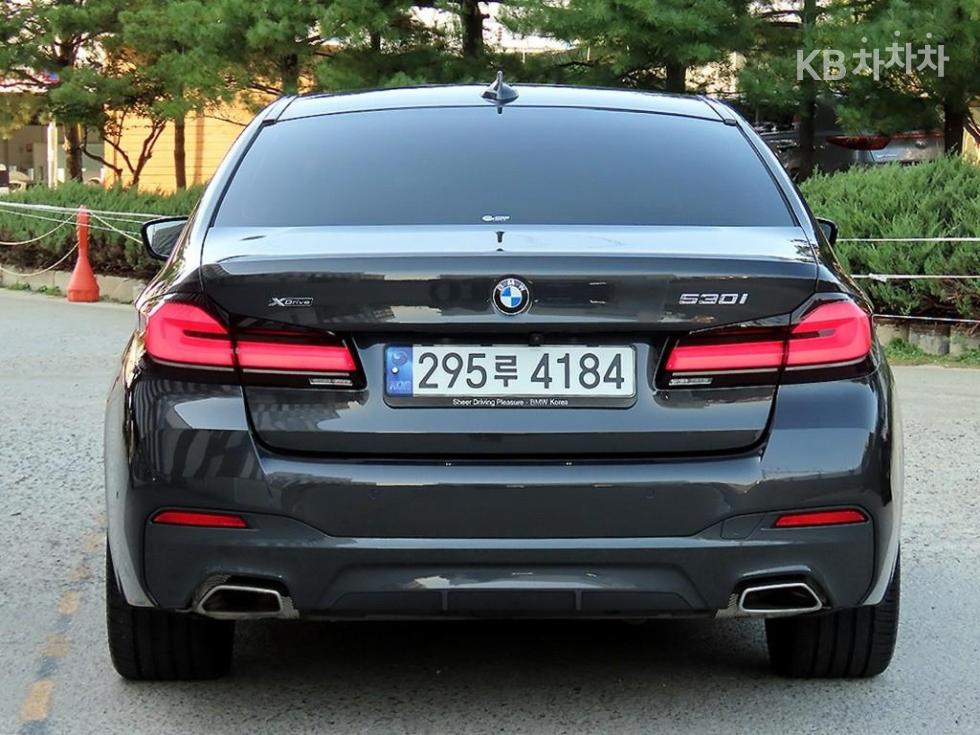 BMW 5 Series M Sport — фото 4