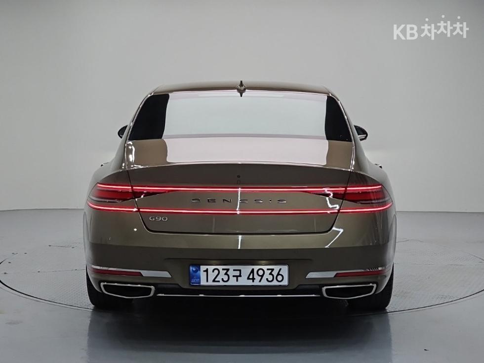 Genesis G90 BASE MODEL — фото 3
