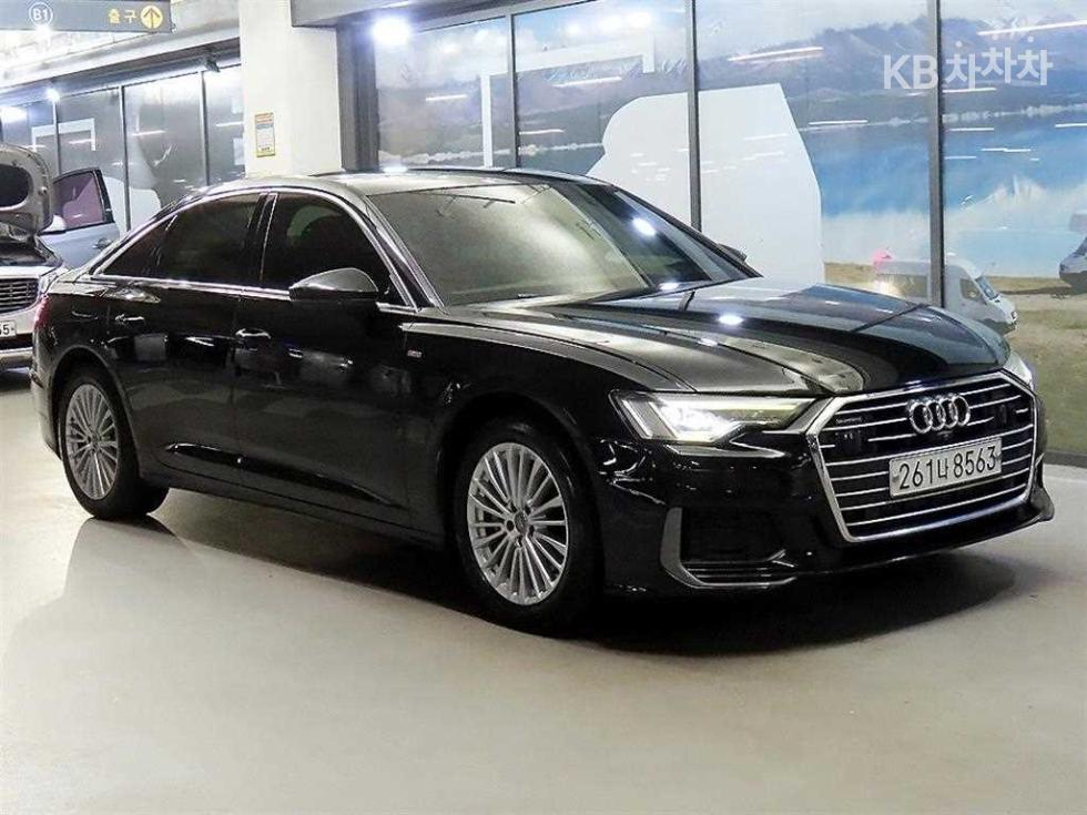 Audi A6 Premium — фото 1
