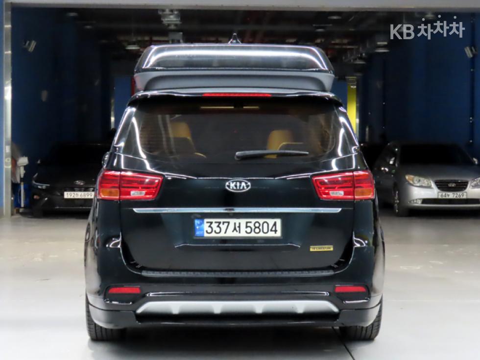 Kia Carnival Prestige High Roof — фото 3