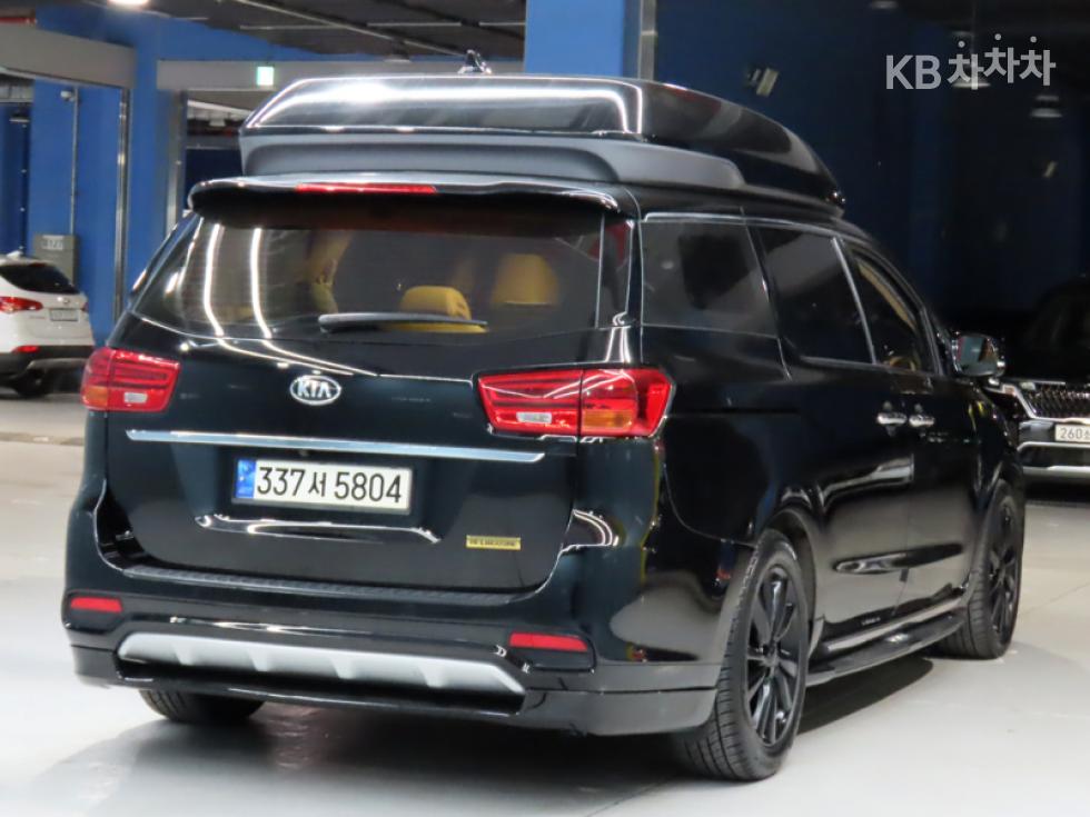 Kia Carnival Prestige High Roof — фото 4