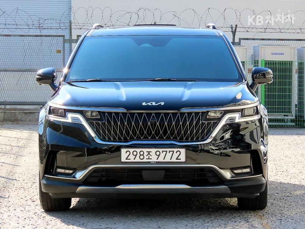 Kia Carnival SIGNATURE — фото 1