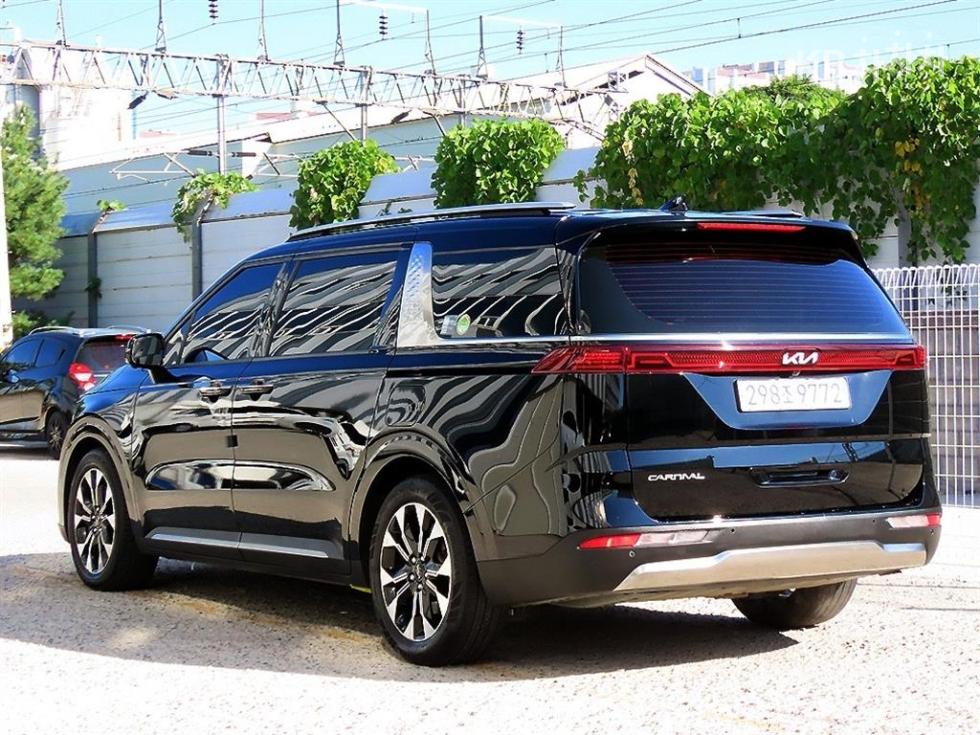 Kia Carnival SIGNATURE — фото 3