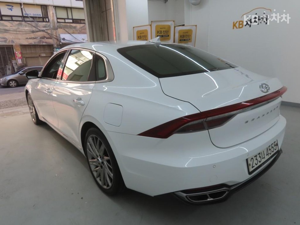 Hyundai Grandeur CALLIGRAPHY — фото 3