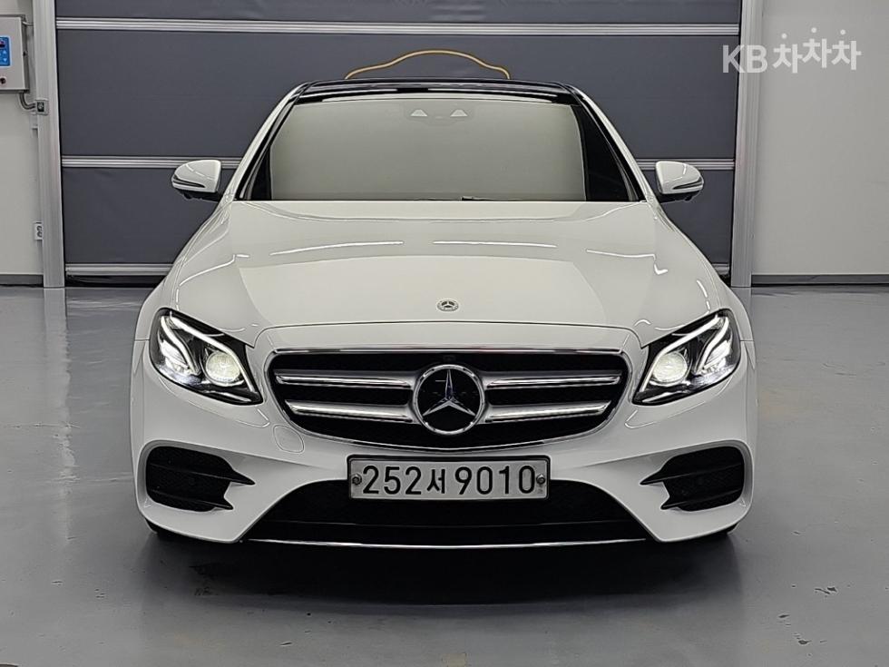 Mercedes-Benz E-Class AMG Line — фото 2