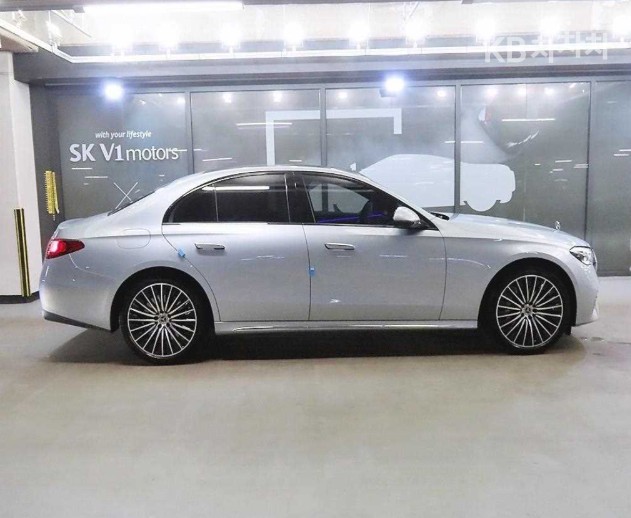 Mercedes-Benz E-Class Exclusive — фото 4