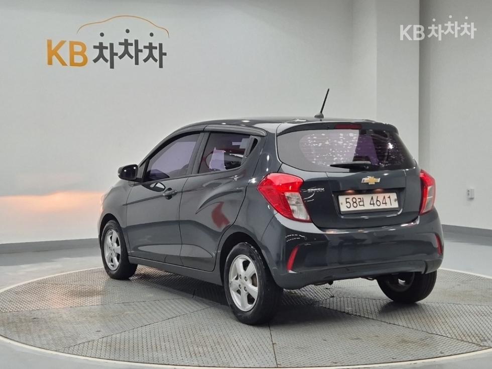 GM Korea Chevrolet Spark BASE MODEL — фото 2