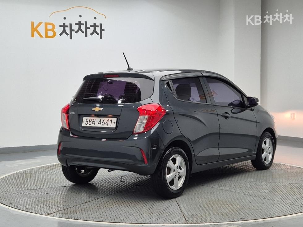 GM Korea Chevrolet Spark BASE MODEL — фото 3
