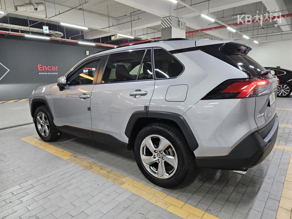 Toyota RAV 4 BASE MODEL — фото 3