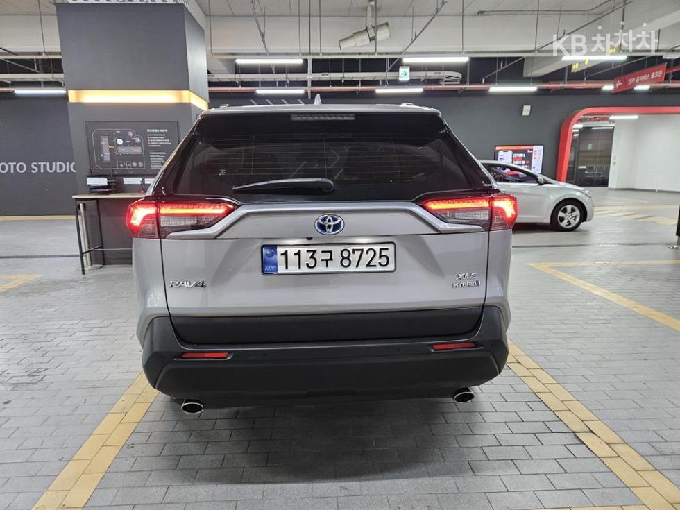Toyota RAV 4 BASE MODEL — фото 4