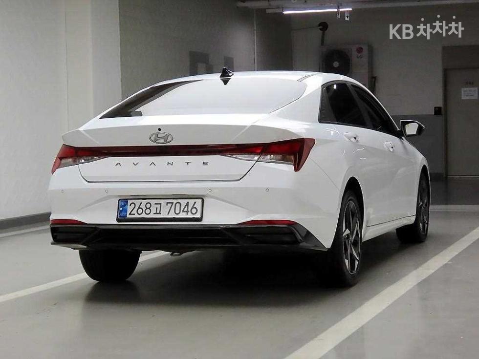 Hyundai Avante — фото 4