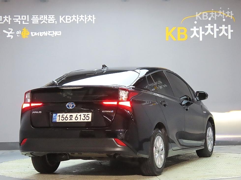 Toyota Prius BASE MODEL — фото 2
