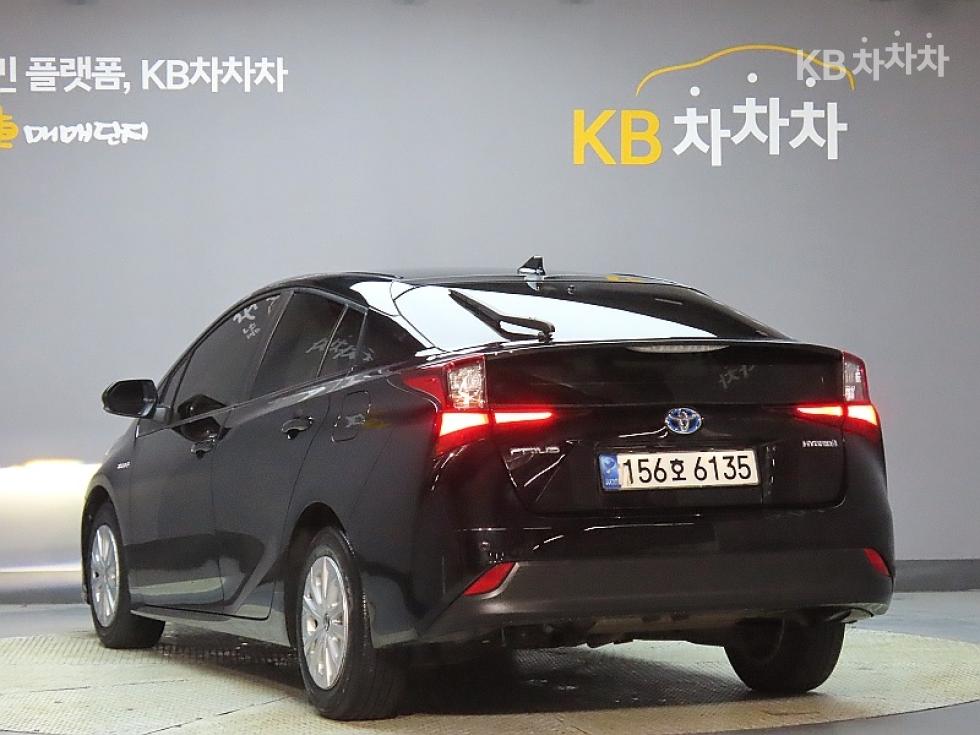 Toyota Prius BASE MODEL — фото 4