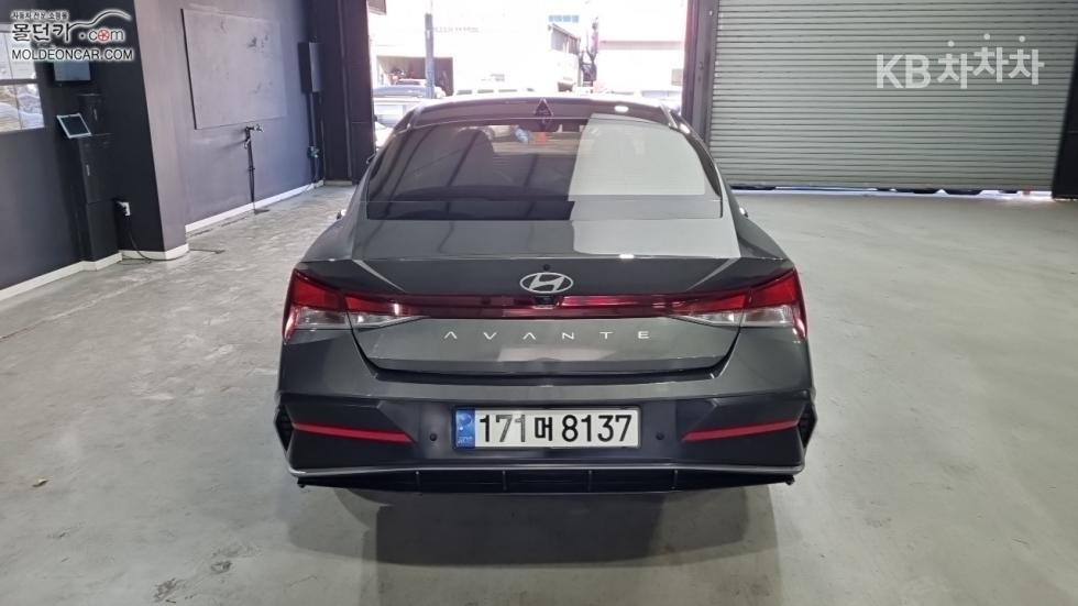 Hyundai Avante — фото 4