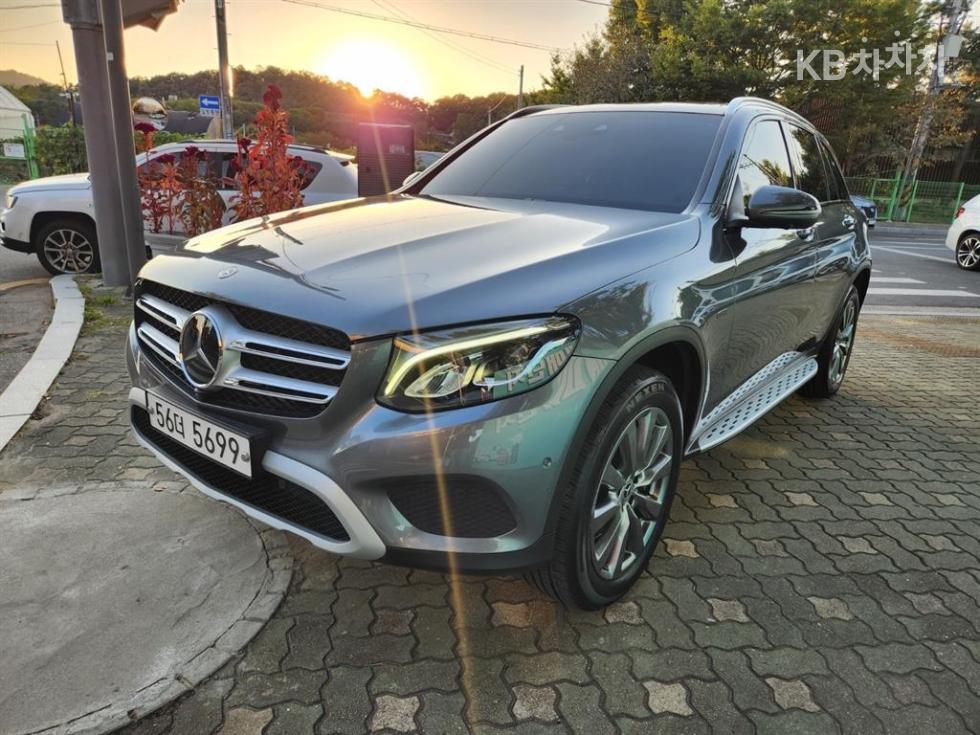 Mercedes-Benz GLC-Class BASE MODEL — фото 1