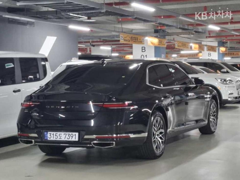 Genesis G90 BASE MODEL — фото 2