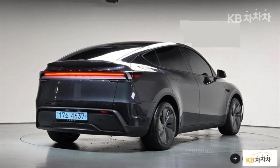 Tesla Model Y Premium — фото 2