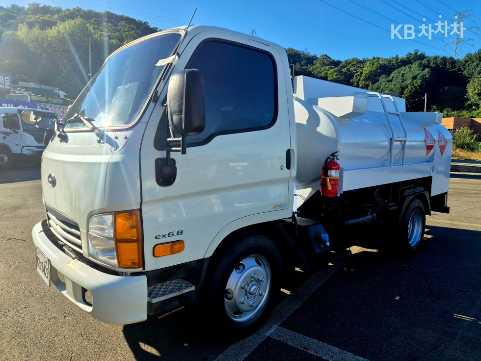 Hyundai Mighty Short Wheelbase High Floor Deluxe — фото 1