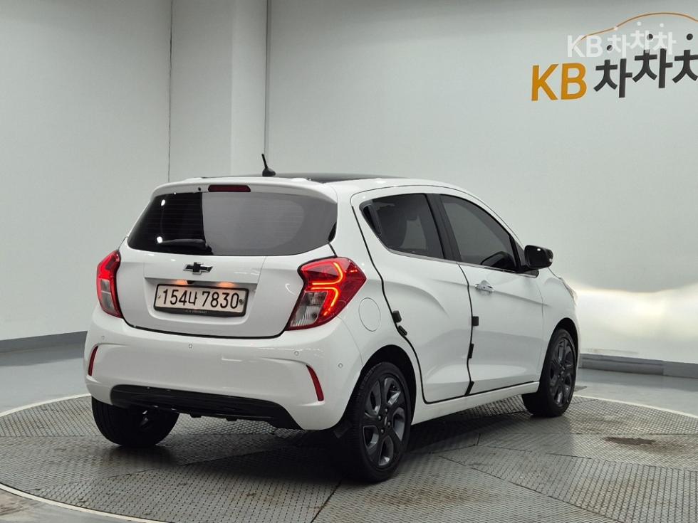 GM Korea Chevrolet Spark BASE MODEL — фото 3