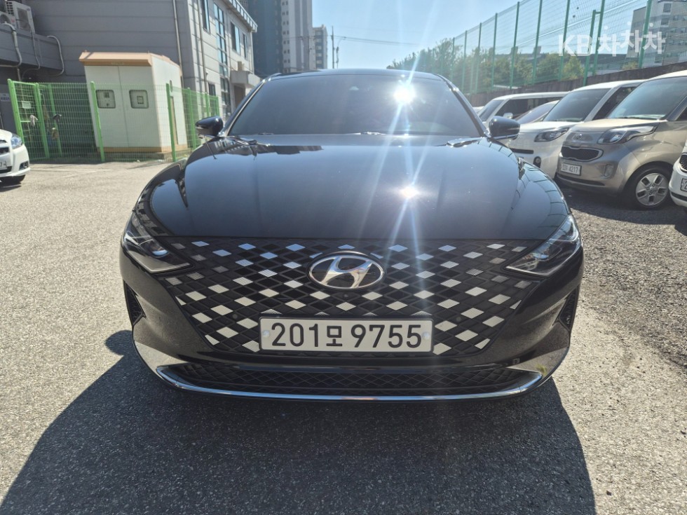 Hyundai Grandeur EXCLUSIVE — фото 1
