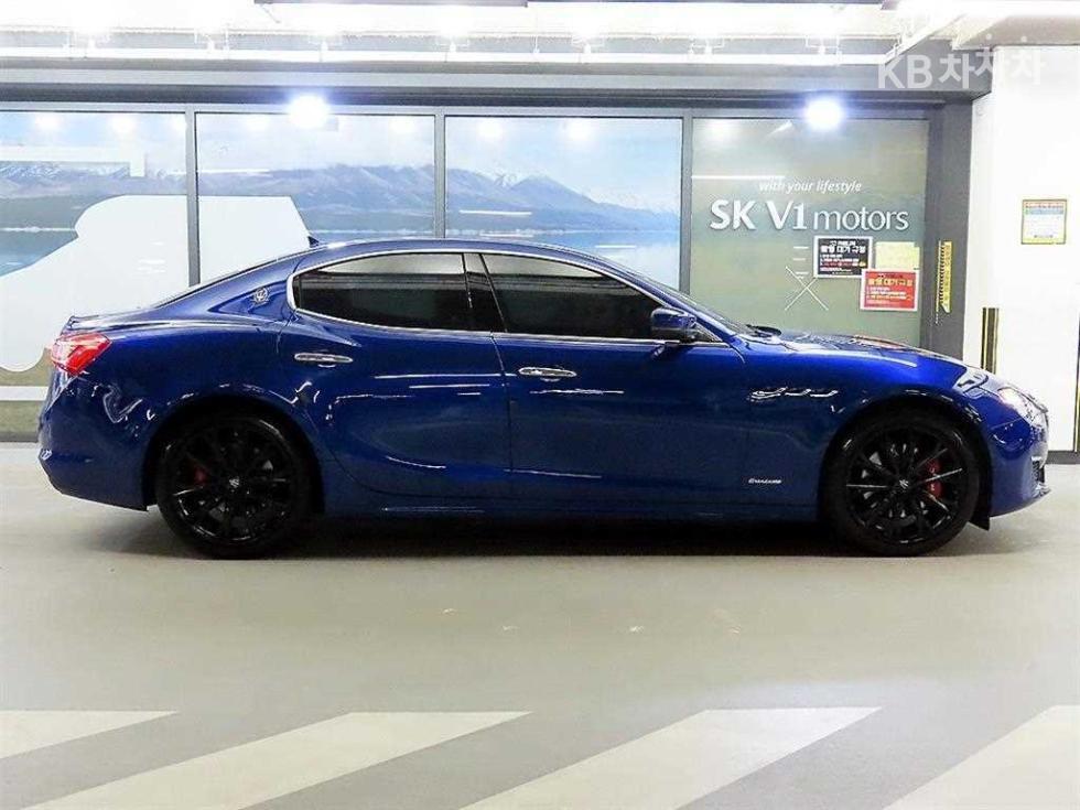 Maserati Ghibli GranLusso — фото 3