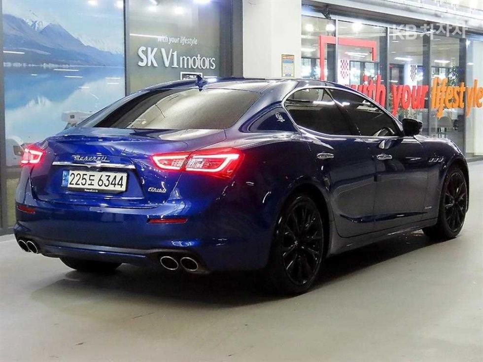 Maserati Ghibli GranLusso — фото 4