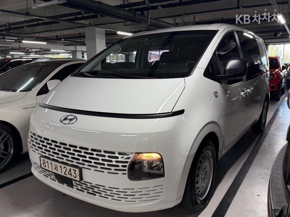 Hyundai Staria Smart — фото 1