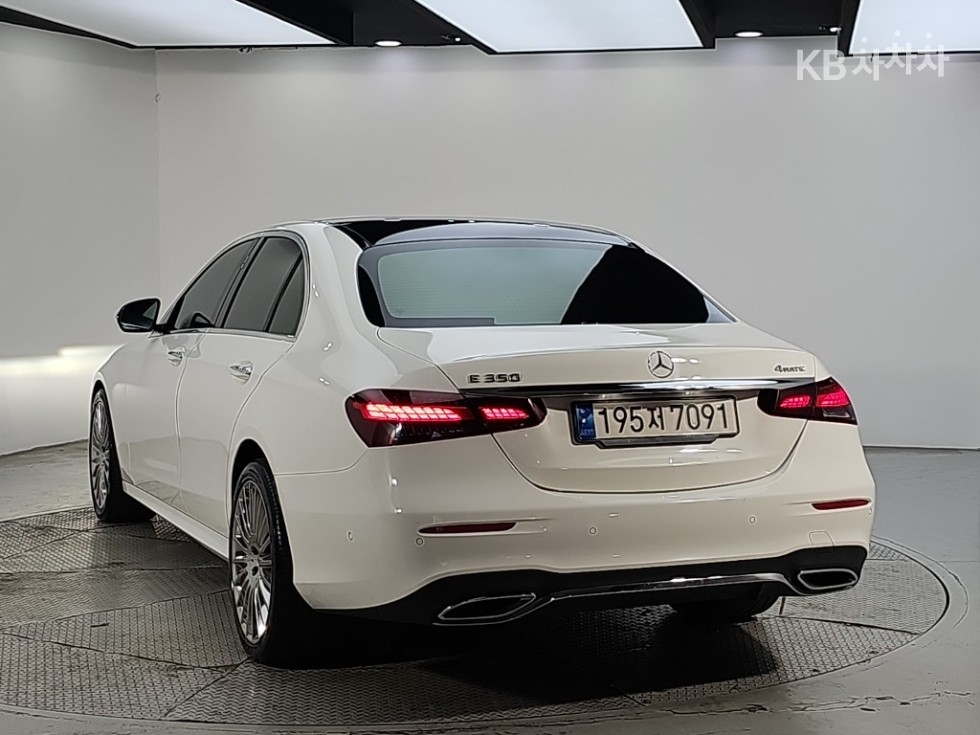 Mercedes-Benz E-Class AMG Line — фото 3