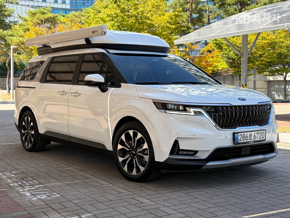 Kia Carnival BASE MODEL — фото 1