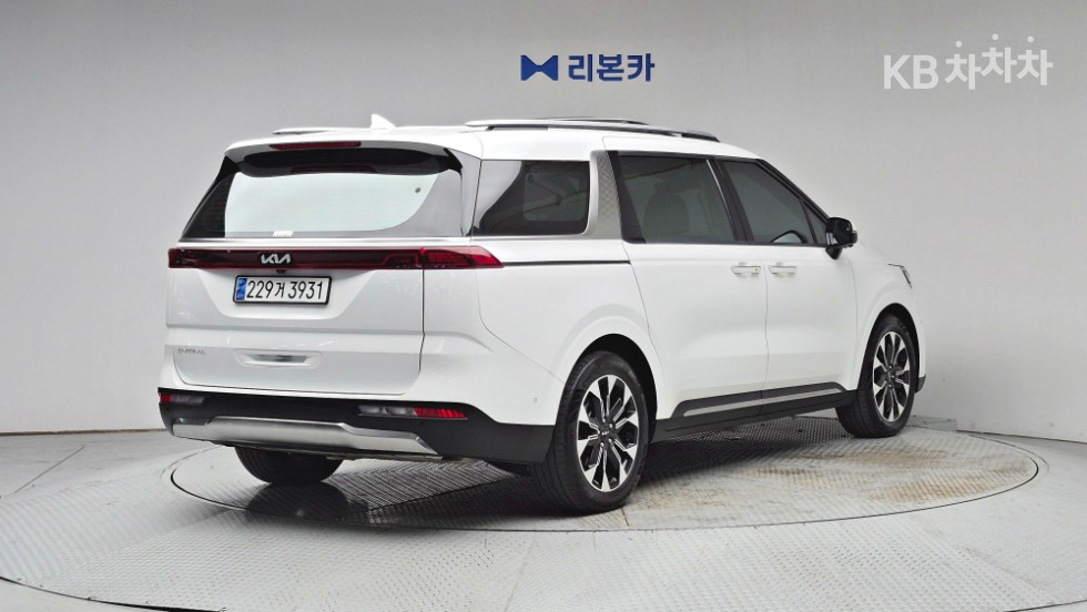 Kia Carnival SIGNATURE — фото 4