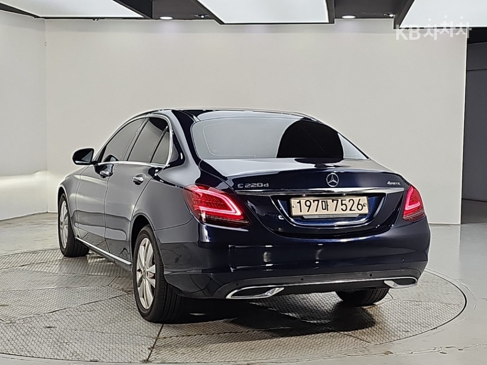 Mercedes-Benz C-Class W205 (14~) — фото 3