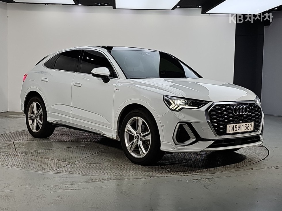 Audi Q3 Premium — фото 2
