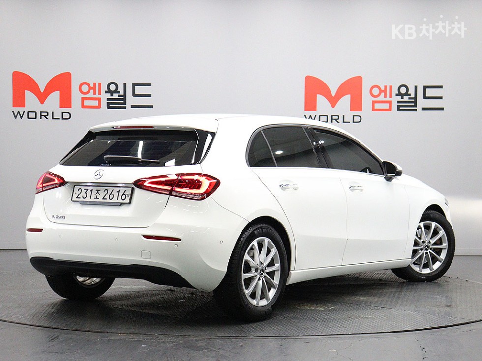 Mercedes-Benz A-Class BASE MODEL — фото 3